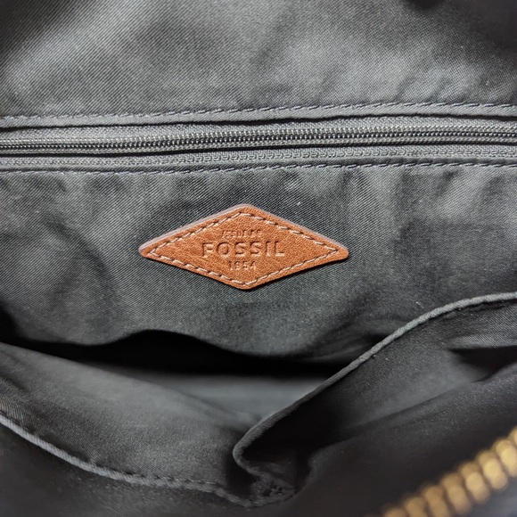 Fossil Crossbody Bag Black Leather & Patterned Fabric | Adjustable Strap - Picture 8 of 8